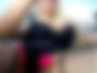 Live cam show with laura-fit - Drinking on Latina Girls