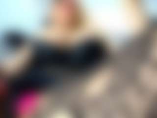 Live cam show with laura-fit - Biracial on sexylivex.com