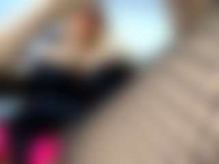Live cam show with laura-fit - Irish on Camsoda