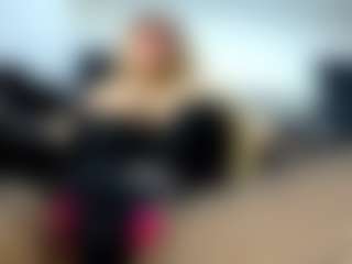 Live cam show with laura-fit - German on Mixed Magazine Live