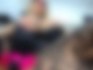 Live cam show with laura-fit - Caucasian on Gym Cam Girls