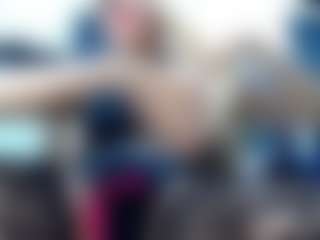 Live cam show with laura-fit - Gray Eyes on Camsoda