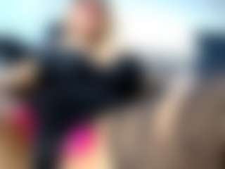 Live cam show with laura-fit - Implants on Camiplay Live