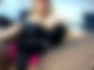 Live cam show with laura-fit - Flat Chested on Camiplay Live