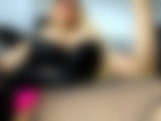 Live cam show with laura-fit - Gray Eyes on Camsoda