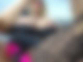 Live cam show with laura-fit - Irish on StripNow
