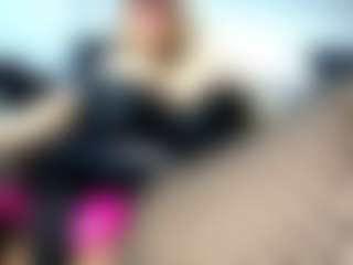 Live cam show with laura-fit - German on Dolls Live