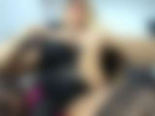 Live cam show with laura-fit - Genital Piercings on Livezox