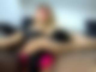 Live cam show with laura-fit - Caucasian on Latina Girls