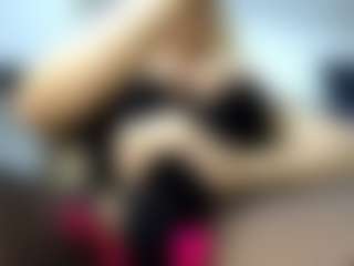 Live cam show with laura-fit - German on StripNow