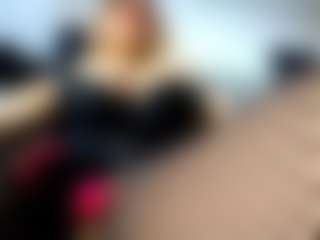 Live cam show with laura-fit - Tease on Hubzter Live