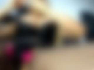 Live cam show with laura-fit - Flat Chested on xxxlivecams.org