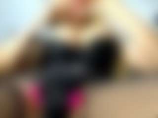 Live cam show with laura-fit - Gray Eyes on Camsoda