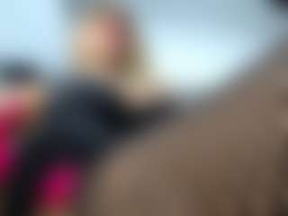 Live cam show with laura-fit - Indian on StripNow | colombia