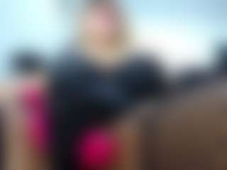 Live cam show with laura-fit - Implants on Milfs Live