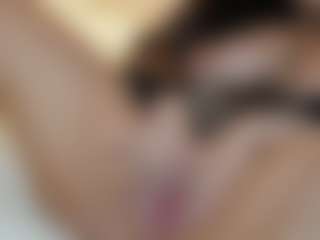 Live cam show with AdelineRosa - Tittyfuck on Camsoda