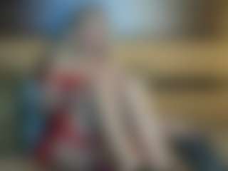 Live cam show with MissyNia - Body Massage on livesuperchat.net