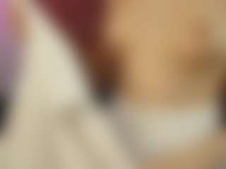 Live cam show with Xonalenei - Kisses on Camsoda