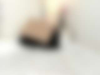 Live cam show with Bellaa-Joness - Ebony Lovense on CamwithHer