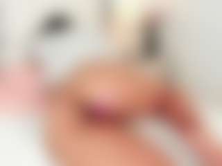 Live cam show with Bellaa-Joness - Moan on Soda Cam