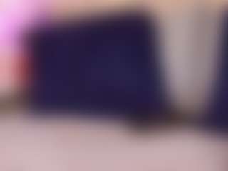 Live cam show with BELLA MUSH - Average on livesuperchat.net