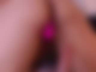 Live cam show with BELLA MUSH - Petite on Camsoda