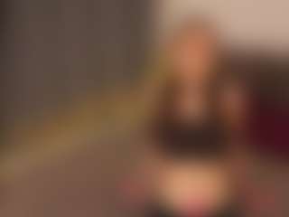 Live cam show with LonnaBader - Masturbate on Fling VIP Chat