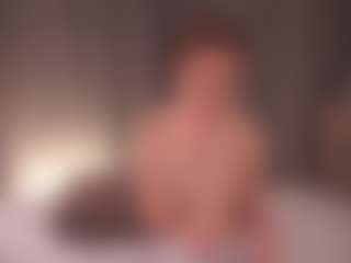 Live cam show with LonnaBader - Moaning on livesuperchat.net