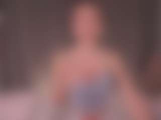 Live cam show with LonnaBader - Moaning on madthumbs