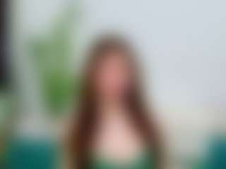 Live cam show with MelissaSkye - Tease on WildCum