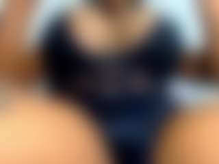 Live cam show with valentinabigcock - Average on TeamSkeetLive