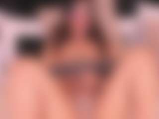 Live cam show with crystalrosee1 - Full Nudity on fapnchat
