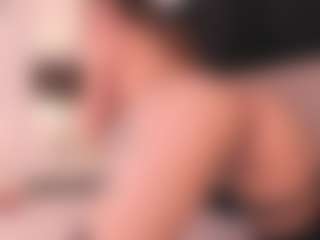 Live cam show with crystalrosee1 - Nipple Piercings on sexylive.show