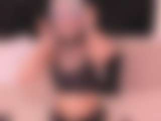 Live cam show with crystalrosee1 - Athletic on parknlotfishbdy