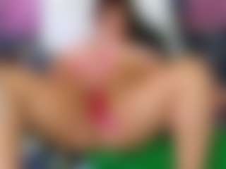 Rizantella MILF webcam performer live streaming
