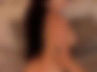 Live cam show with ZaraVesari - Nipple Piercings on Milf Play