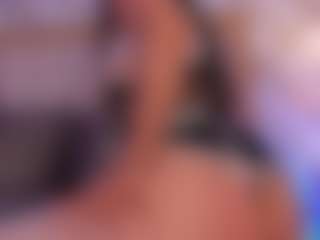 Live cam show with ZaraVesari - Average on Uber Horny