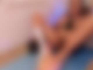ZaraVesari MILF webcam performer live streaming