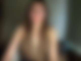 Live cam show with Mia - Cute on Dolls Live