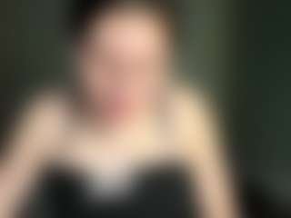Live cam show with Mia - Bedroom on CamClone