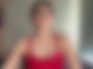 Live cam show with Mia - Big Tits Small Tits on crypto-cams