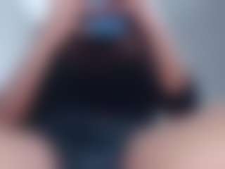 andreablackcock's Live Sex Cam Show