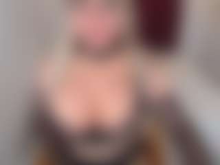 emmabigcock's Live Sex Cam Show