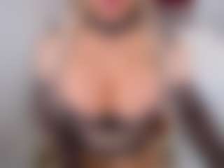 emmabigcock's Live Sex Cam Show