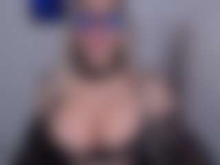 Live cam show with emmabigcock - Blonde Hair on xplaylive.com