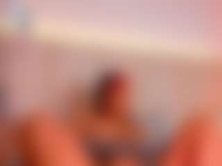 Live cam show with IsabelaRoman - Average on Camming Site