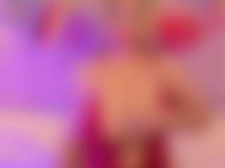 Live cam show with JulieDeep - Ass Bouncing on Milfs Live