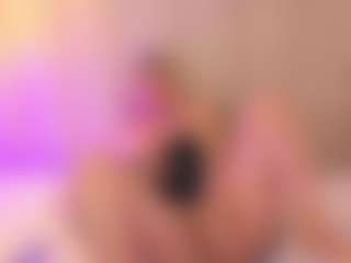 Live-Cam-Show mit JulieDeep - Ice auf Camsoda