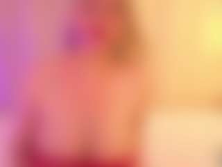 Live cam show with JulieDeep - Athletic Strip on Camsoda