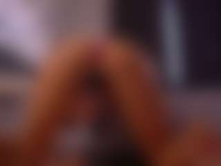Live cam show with Litttlemix - Camel Toe on livesuperchat.net